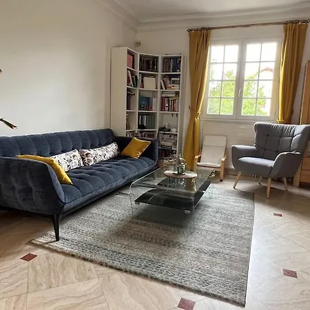 Grande Avec 10m2 * L'Hay-les-Roses